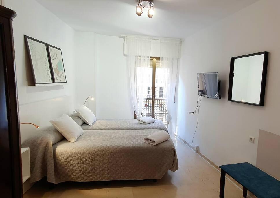 Acogedor Y Centrico Con Parking Apartamento Granada Exterior foto